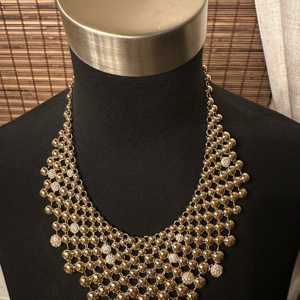 Elegant Gold Statement Necklace 30$